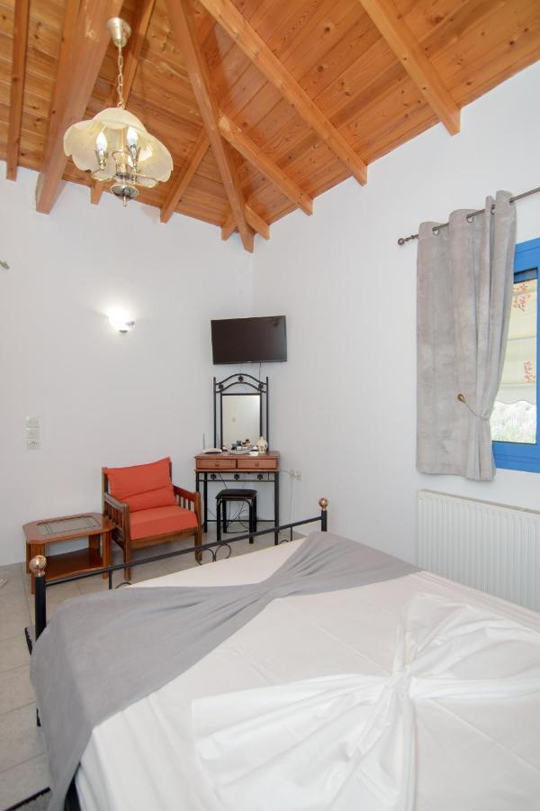 Samian Thalia Apartment Pagondas Bagian luar foto